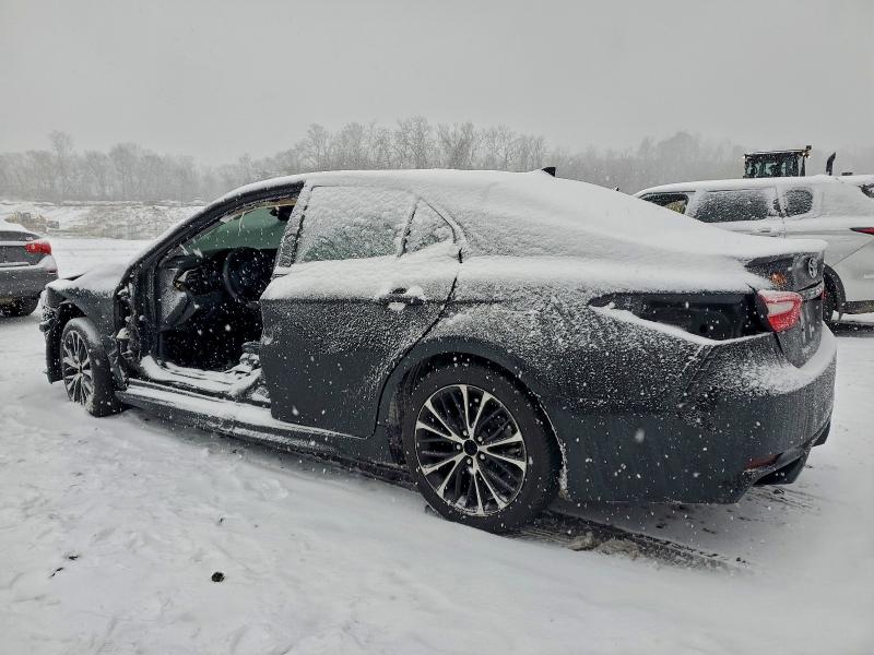 Фото 2 - TOYOTA CAMRY