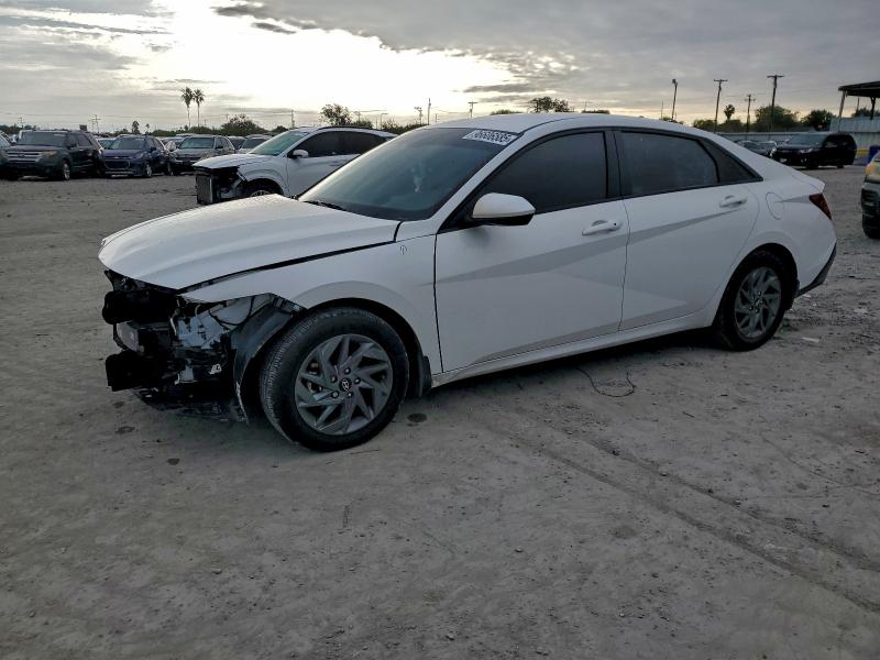 Фото 1 - HYUNDAI ELANTRA