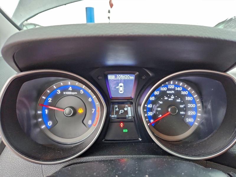 Фото 9 - HYUNDAI ELANTRA