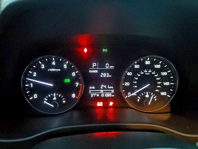 Фото 9 - HYUNDAI ELANTRA