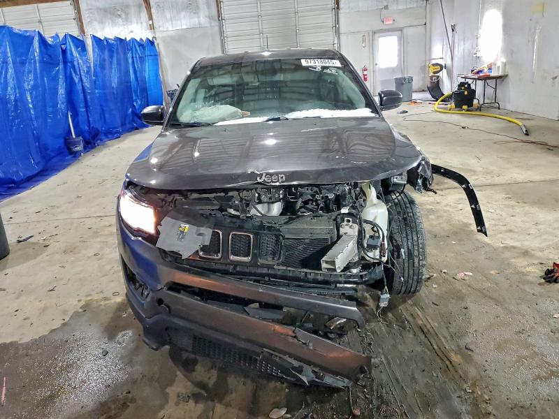 Фото 5 - JEEP COMPASS