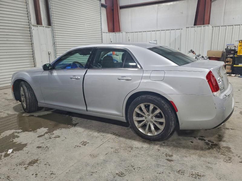 Фото 2 - CHRYSLER 300