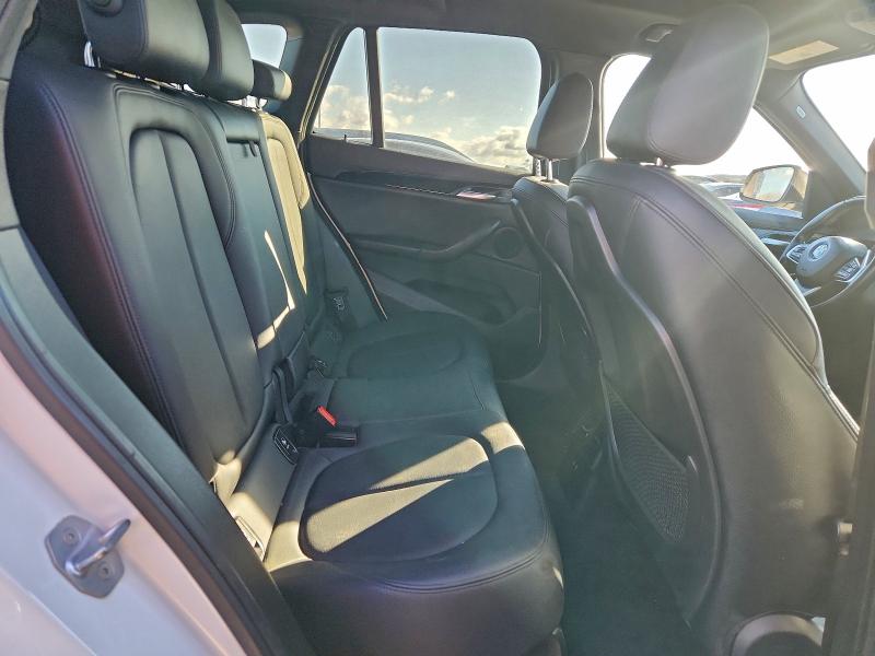 Фото 10 - BMW X1