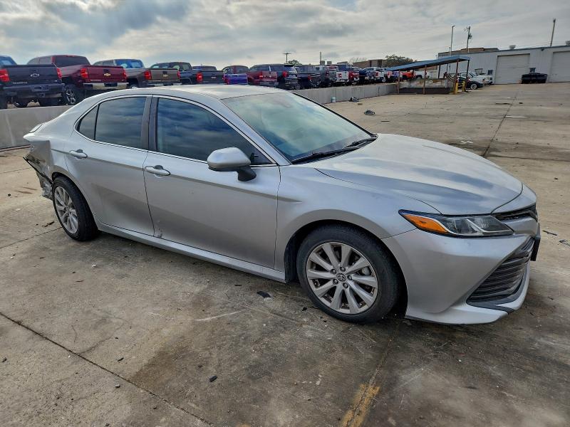 Фото 4 - TOYOTA CAMRY