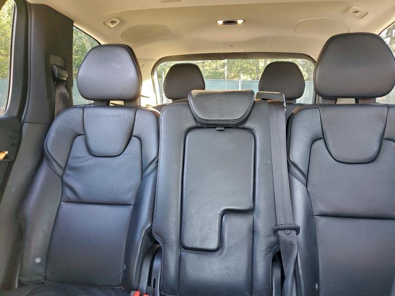 Фото 10 - VOLVO XC90