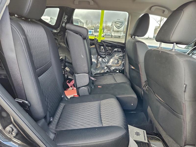 Фото 10 - NISSAN ROGUE