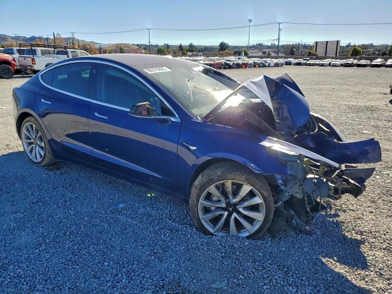 Фото 4 - TESLA MODEL 3