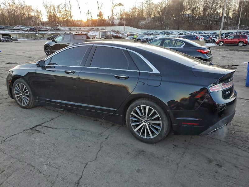 Фото 2 - LINCOLN MKZ