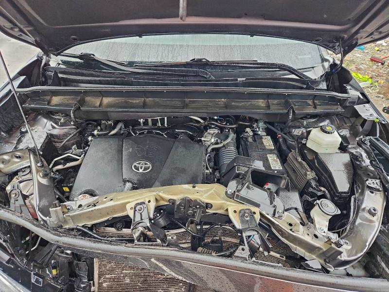 Фото 11 - TOYOTA HIGHLANDER