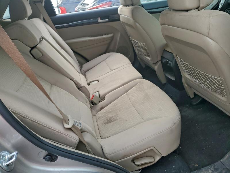 Фото 11 - KIA SORENTO