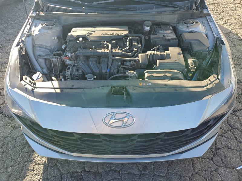 Фото 11 - HYUNDAI ELANTRA