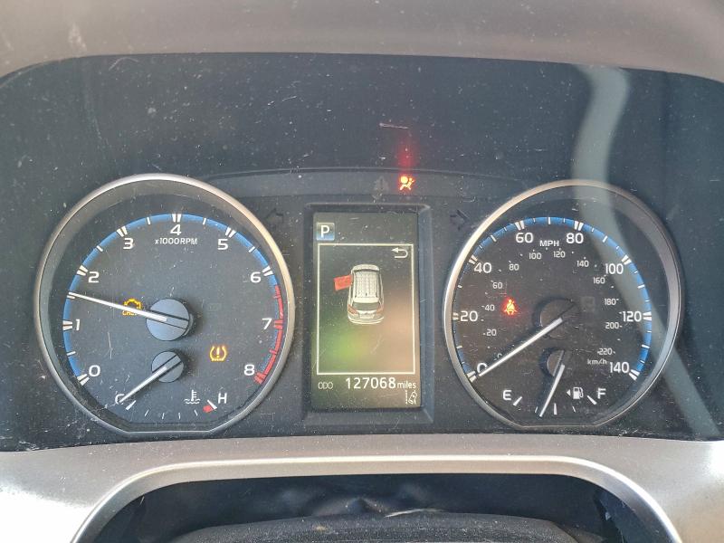 Фото 9 - TOYOTA RAV4