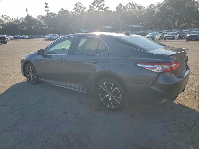 Фото 2 - TOYOTA CAMRY