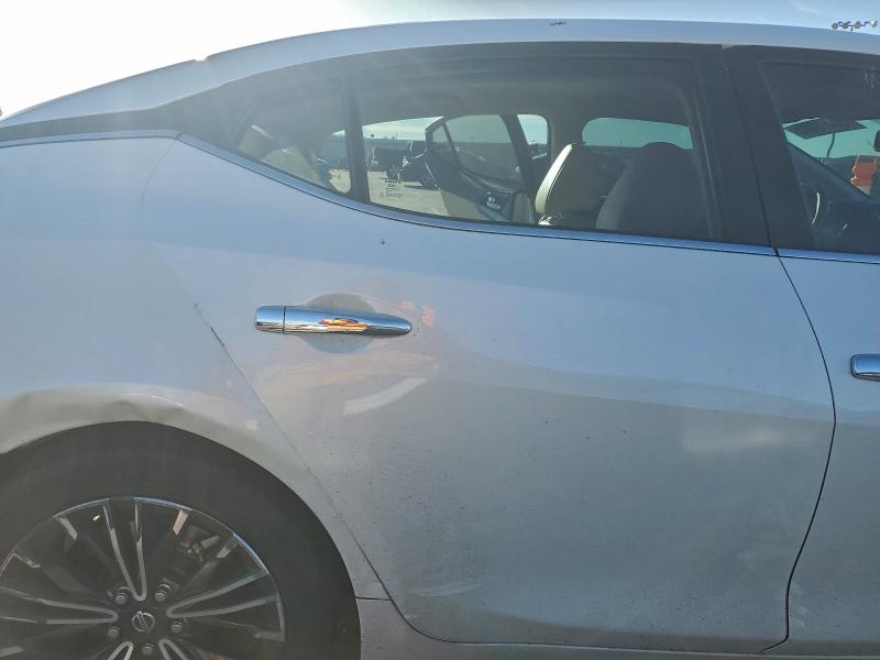 Фото 10 - NISSAN MAXIMA