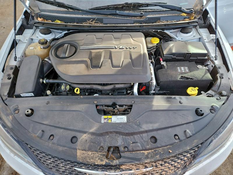 Фото 11 - CHRYSLER 200