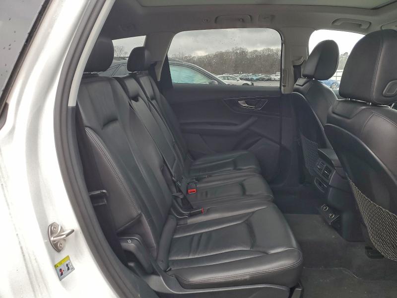 Фото 11 - AUDI Q7