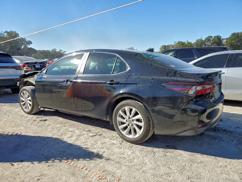 Фото 2 - TOYOTA CAMRY