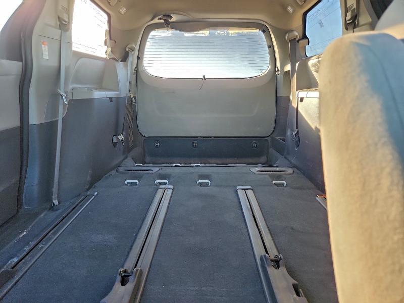 Фото 10 - TOYOTA SIENNA