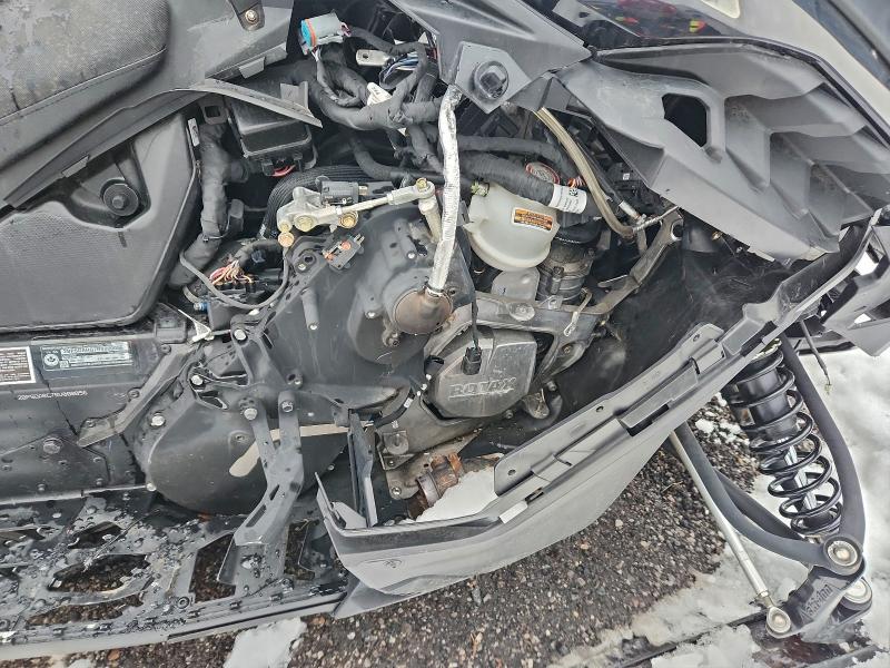 SKI-DOO SNOWMOBILE 2024