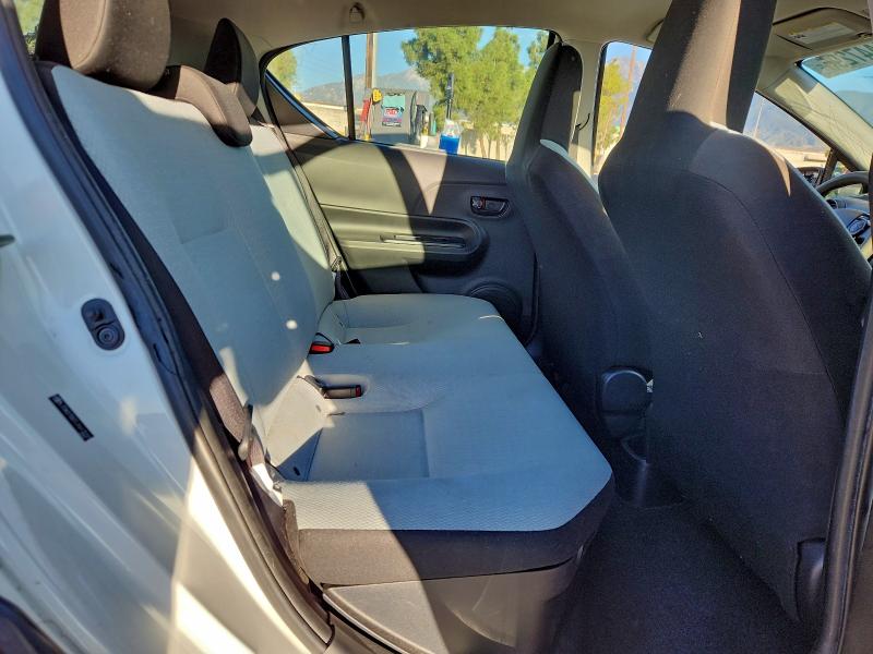 Фото 10 - TOYOTA PRIUS