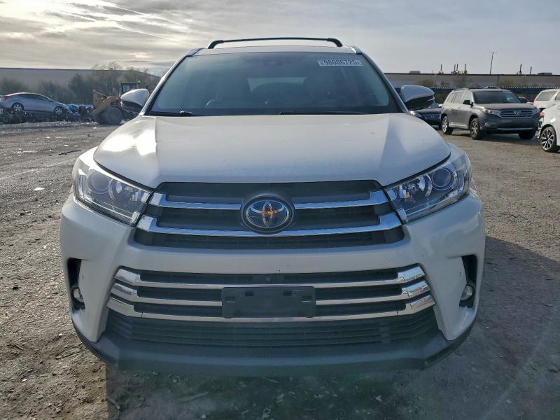 Фото 5 - TOYOTA HIGHLANDER