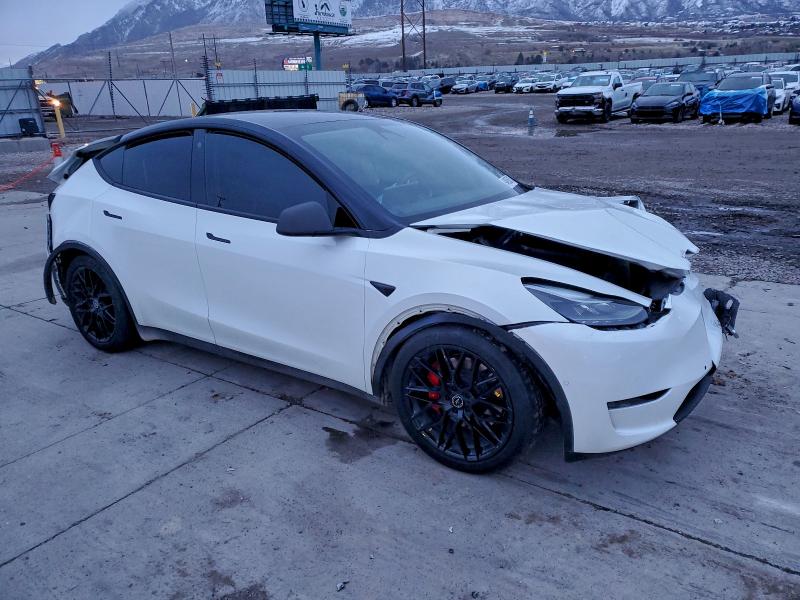 TESLA MODEL Y 2022 VIN 7SAYGDEF5NF530012