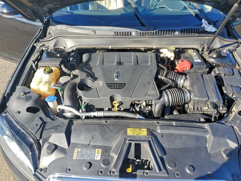 Фото 11 - LINCOLN MKZ