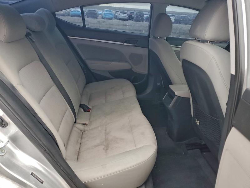 Фото 10 - HYUNDAI ELANTRA