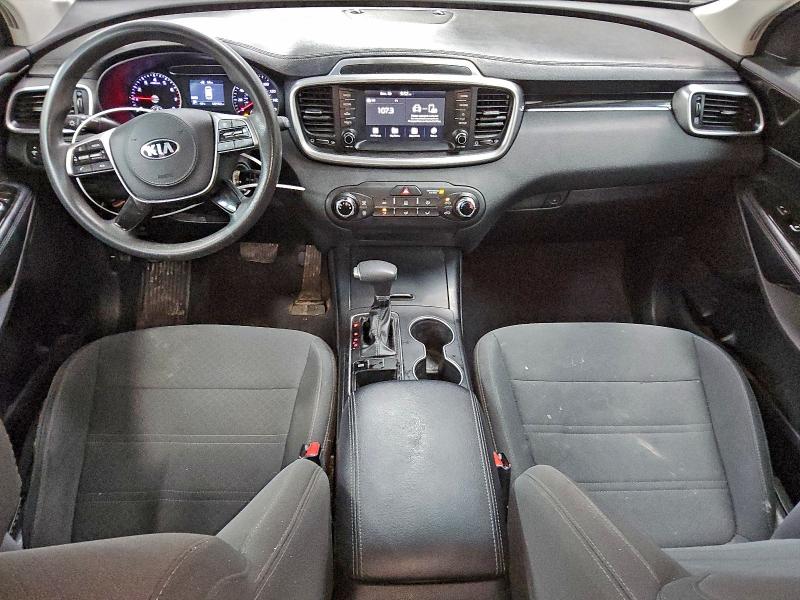 Фото 8 - KIA SORENTO