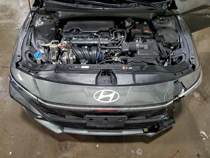 Фото 11 - HYUNDAI ELANTRA