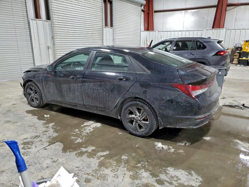 Фото 2 - HYUNDAI ELANTRA