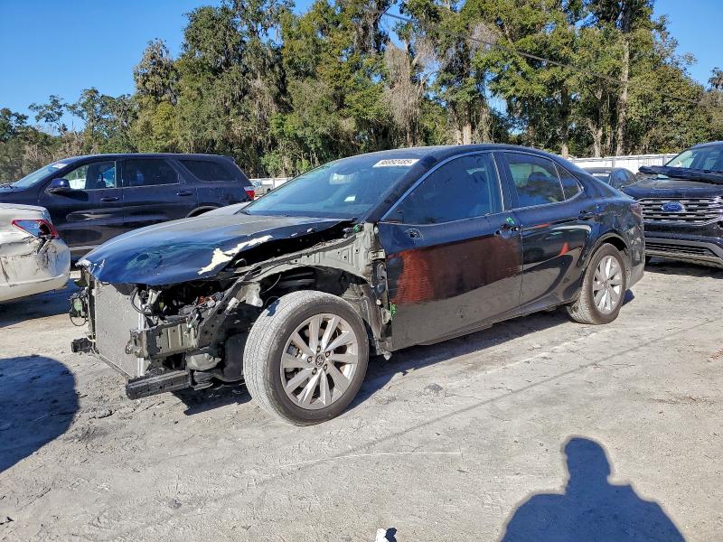 Фото 1 - TOYOTA CAMRY