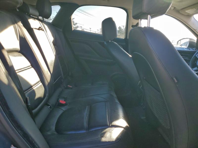 Фото 11 - JAGUAR F-PACE