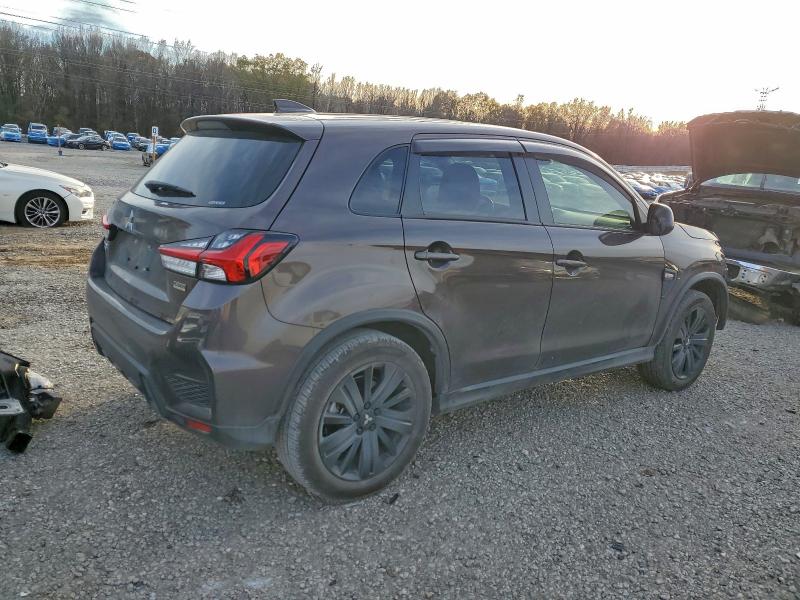 Фото 3 - MITSUBISHI OUTLANDER