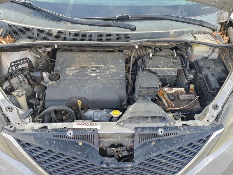 Фото 12 - TOYOTA SIENNA