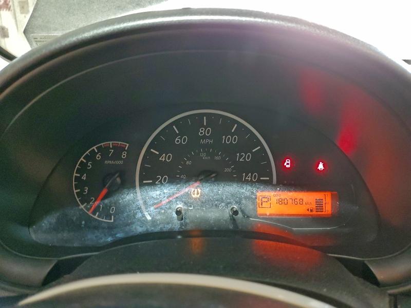 Фото 9 - NISSAN VERSA