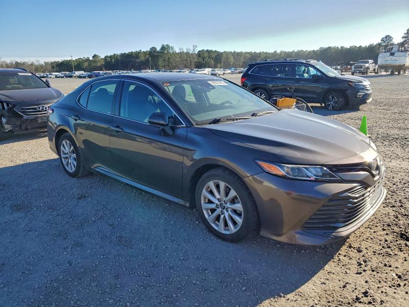 Фото 4 - TOYOTA CAMRY