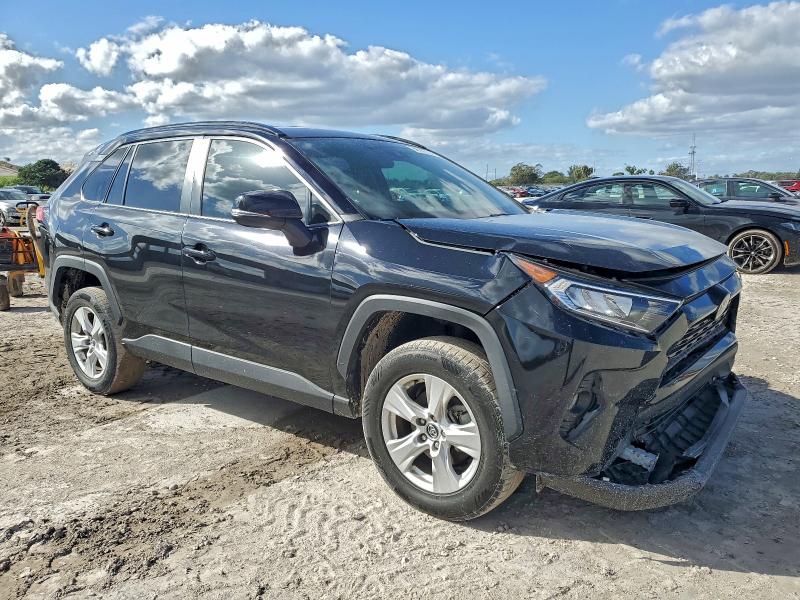 Фото 4 - TOYOTA RAV4