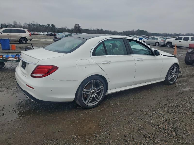 Фото 3 - MERCEDES-BENZ E-CLASS