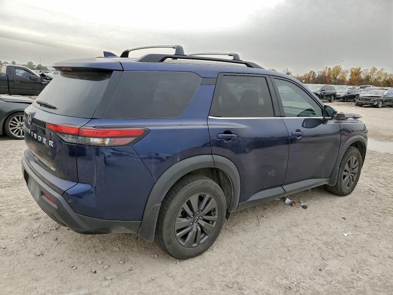 Фото 3 - NISSAN PATHFINDER