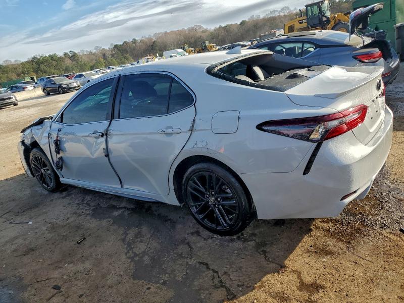 Фото 2 - TOYOTA CAMRY