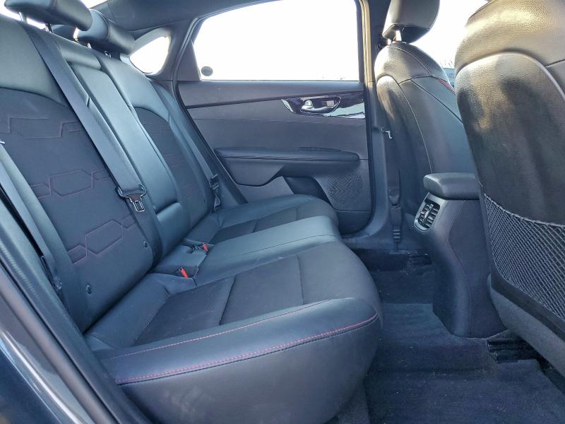 Фото 10 - KIA FORTE