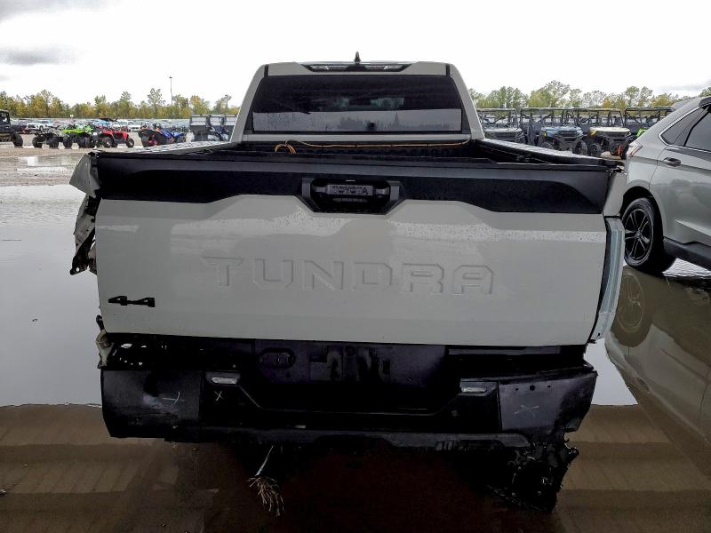 Фото 6 - TOYOTA TUNDRA