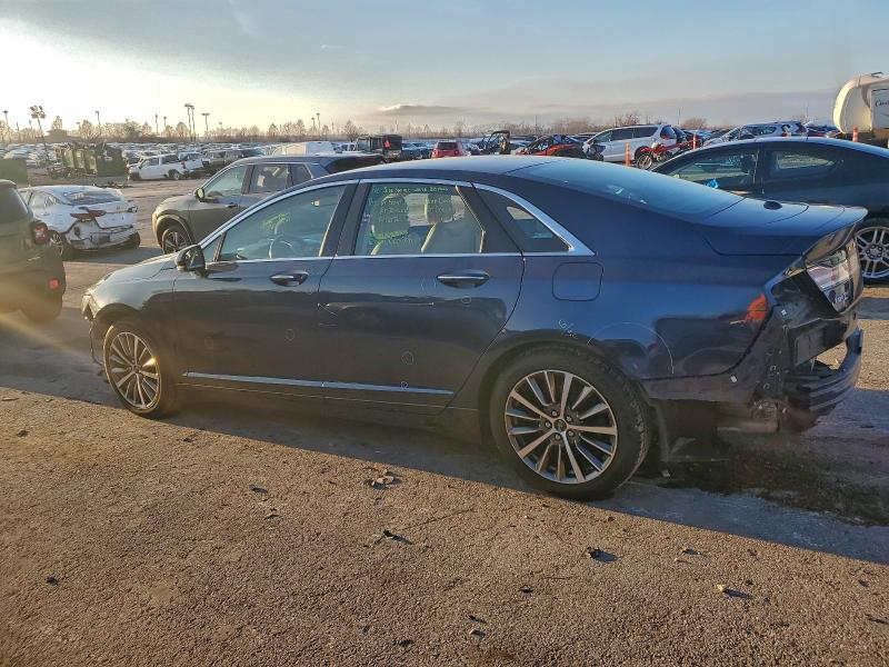 Фото 2 - LINCOLN MKZ