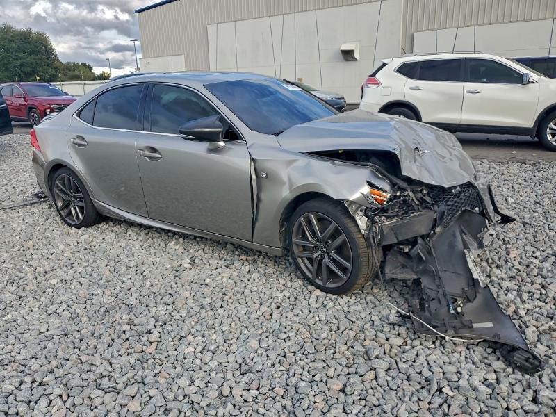 Фото 4 - LEXUS IS