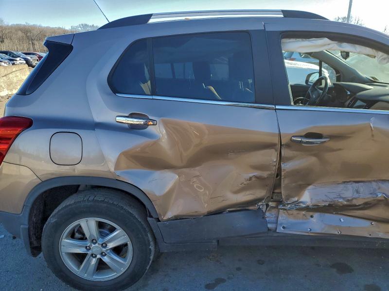 Фото 11 - CHEVROLET TRAX