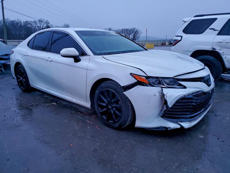 Фото 4 - TOYOTA CAMRY