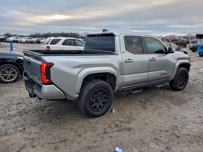 Фото 3 - TOYOTA TACOMA