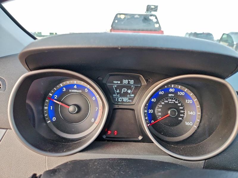 Фото 9 - HYUNDAI ELANTRA