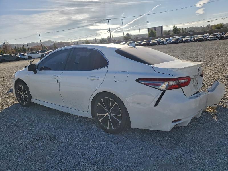 Фото 2 - TOYOTA CAMRY